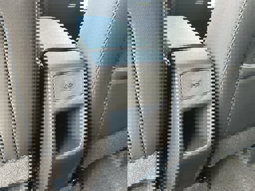 New 2026 Chevrolet Trax RS w/ Sunroof Package image 16