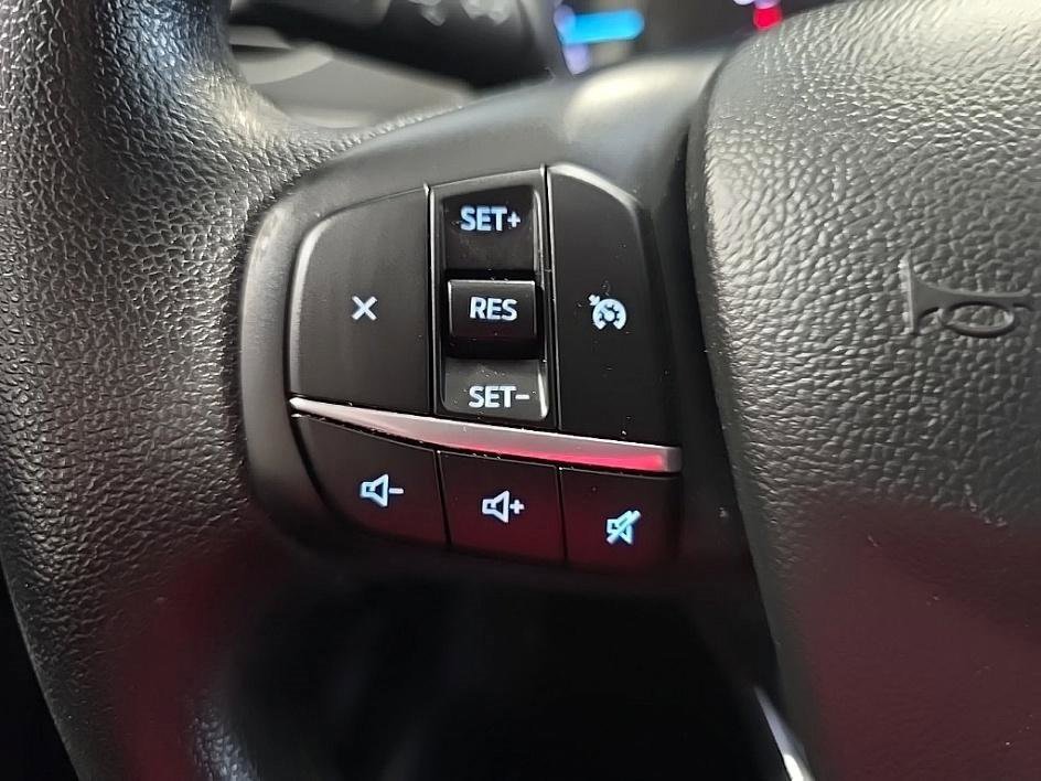 Used 2020 Ford Escape SE image 15