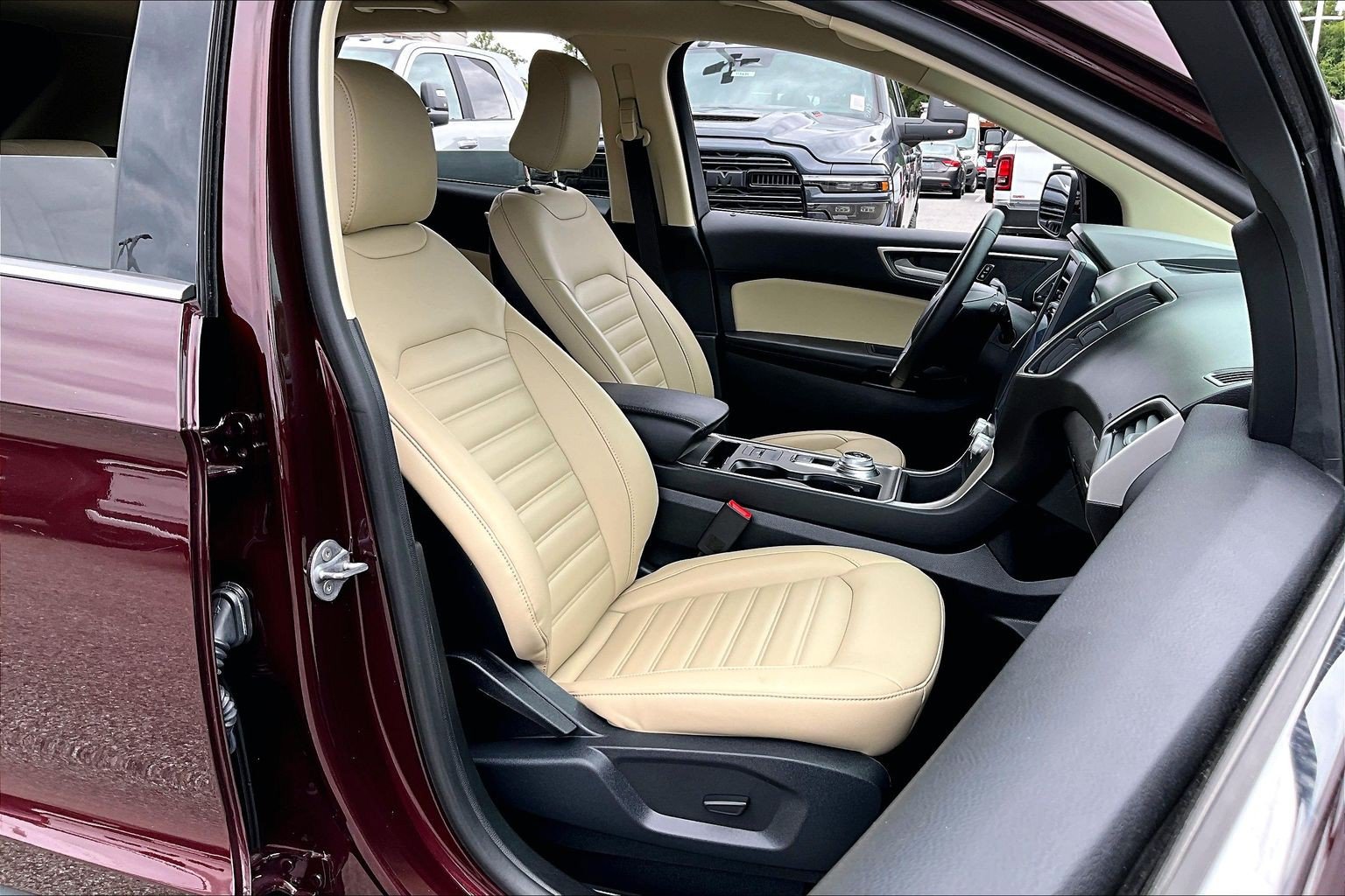 Used 2024 Ford Edge SEL w/ Convenience Package AWD/4WD image 7