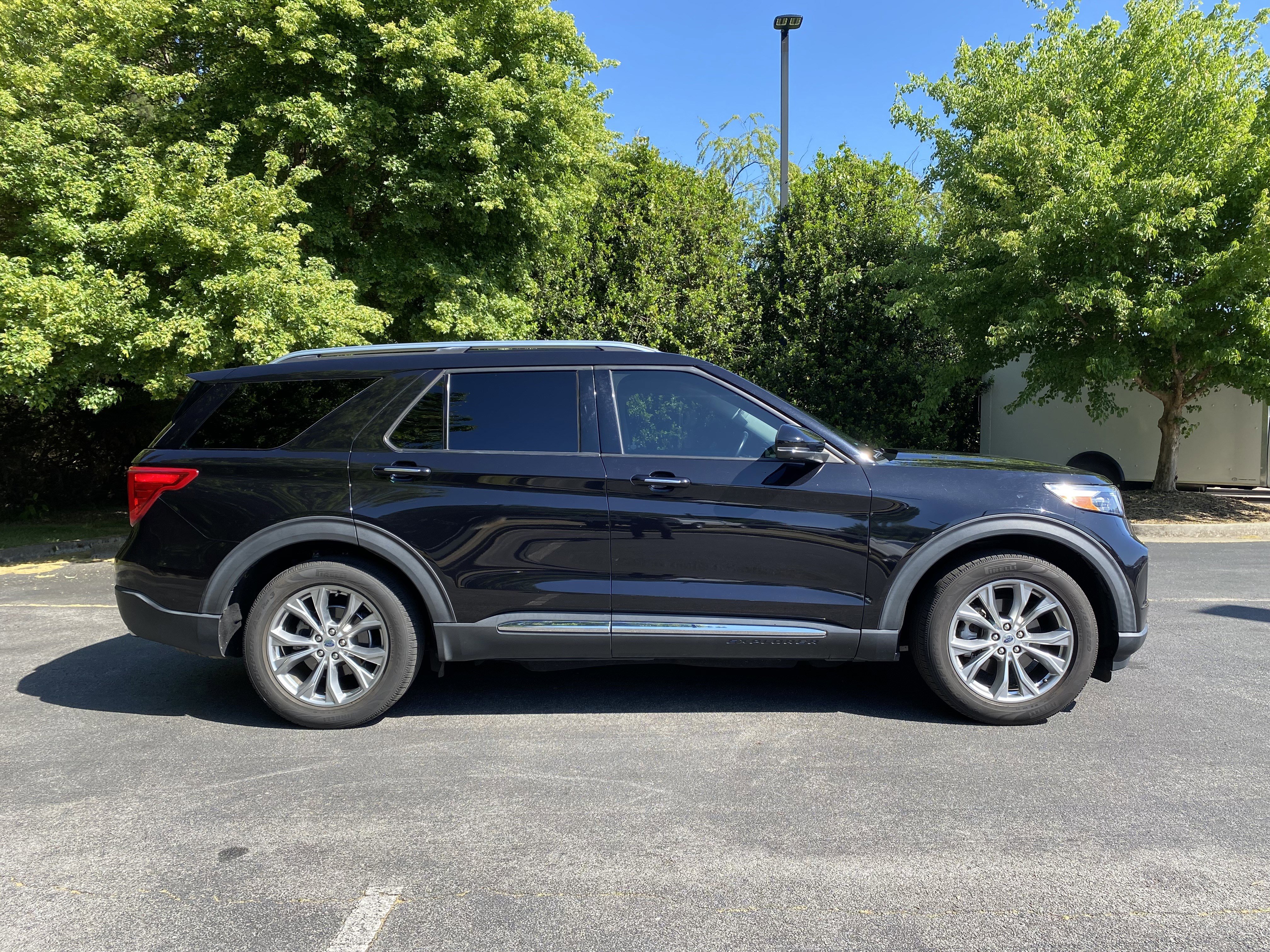 Used 2021 Ford Explorer Limited w/ Equipment Group 301A RWD image 10