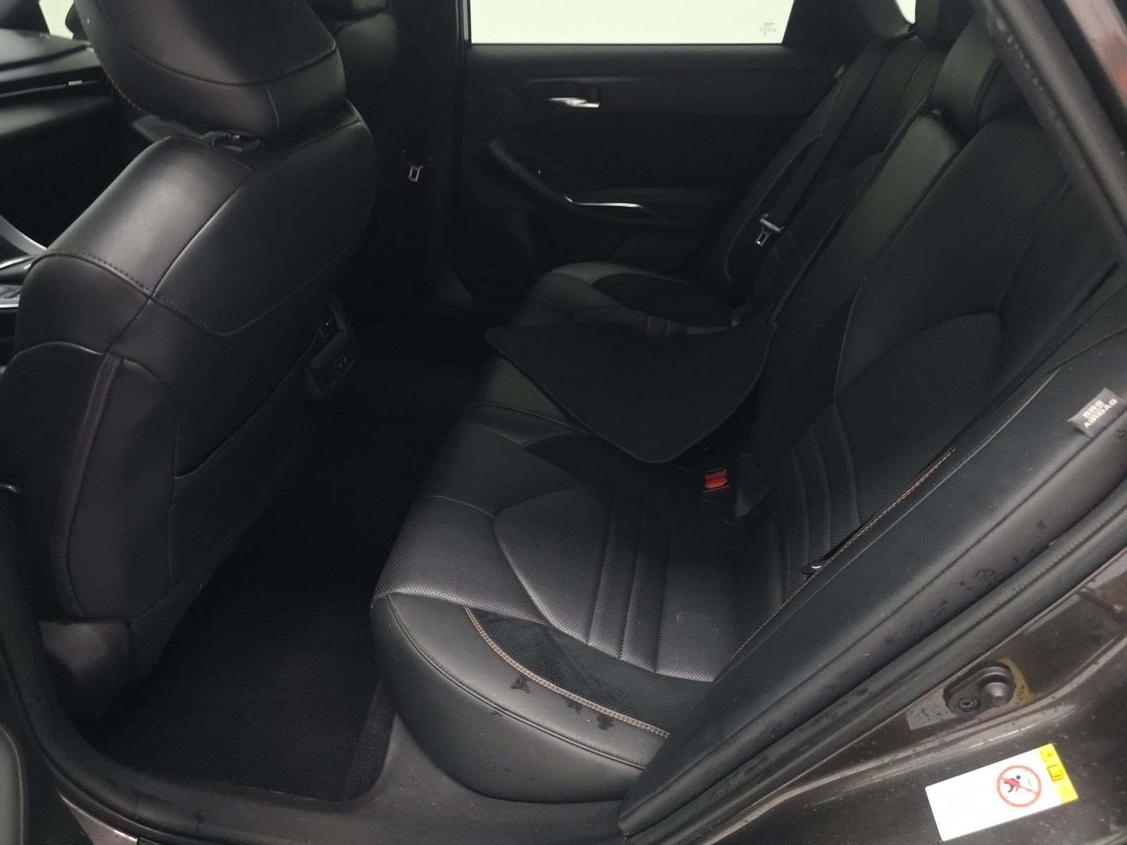 Used 2019 Toyota Avalon XSE image 12