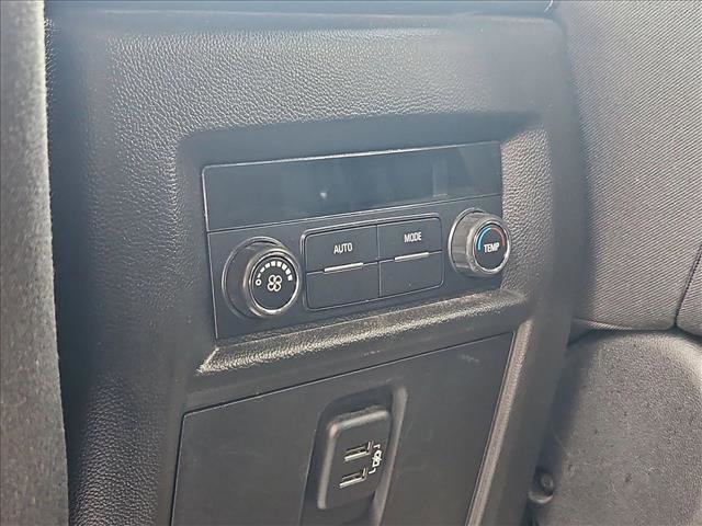 Used 2023 Chevrolet Traverse LT image 12