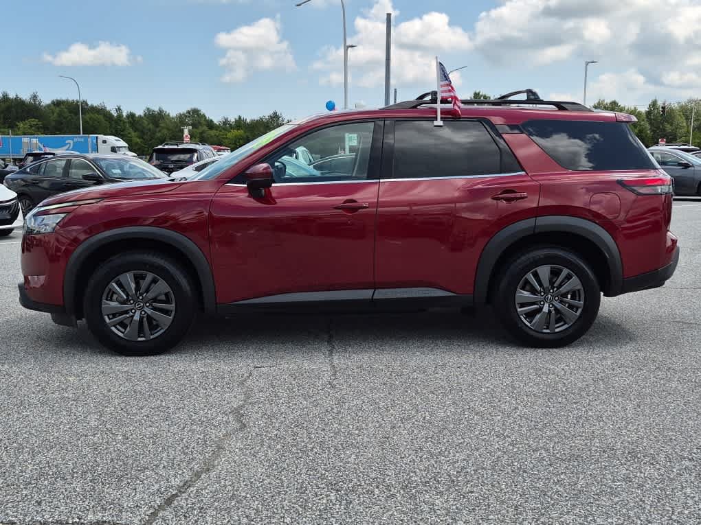 Used 2023 Nissan Pathfinder SV AWD/4WD image 5
