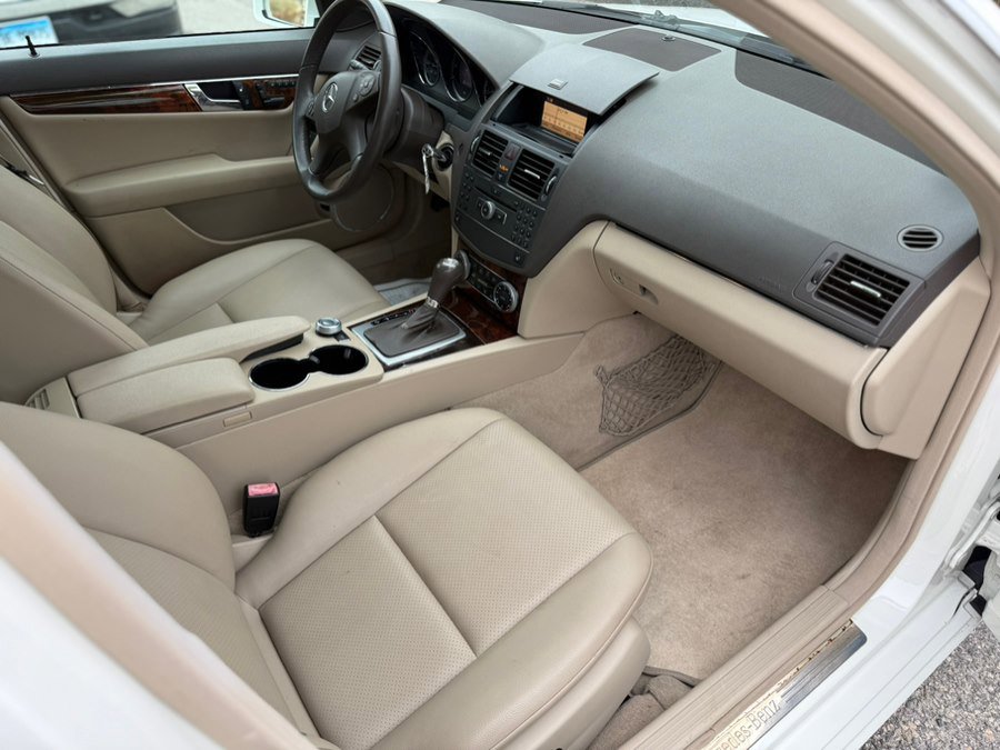 Used 2010 Mercedes-Benz C 300 4MATIC Sedan image 30