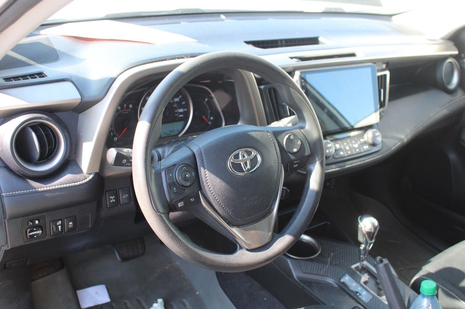 Used 2015 Toyota RAV4 XLE AWD/4WD image 9