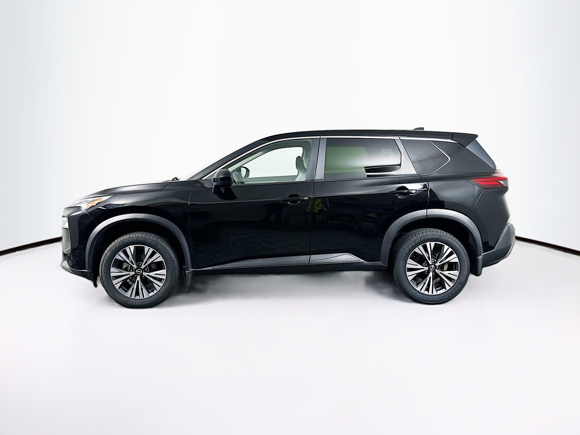 Used 2023 Nissan Rogue SV AWD/4WD image 4