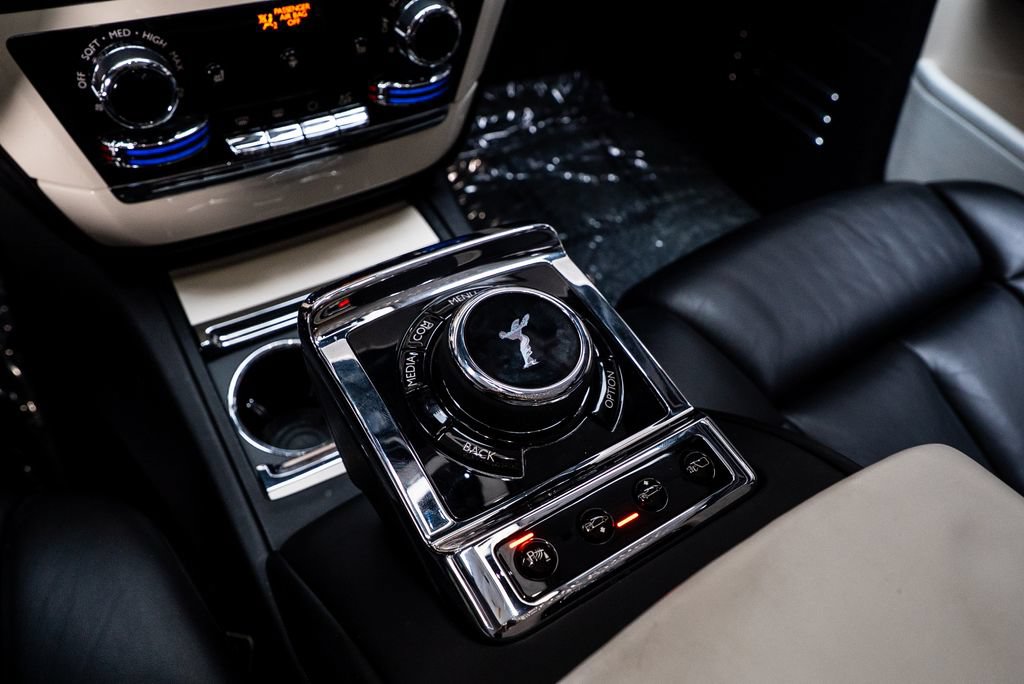 Used 2019 Rolls-Royce Phantom Sedan RWD image 43