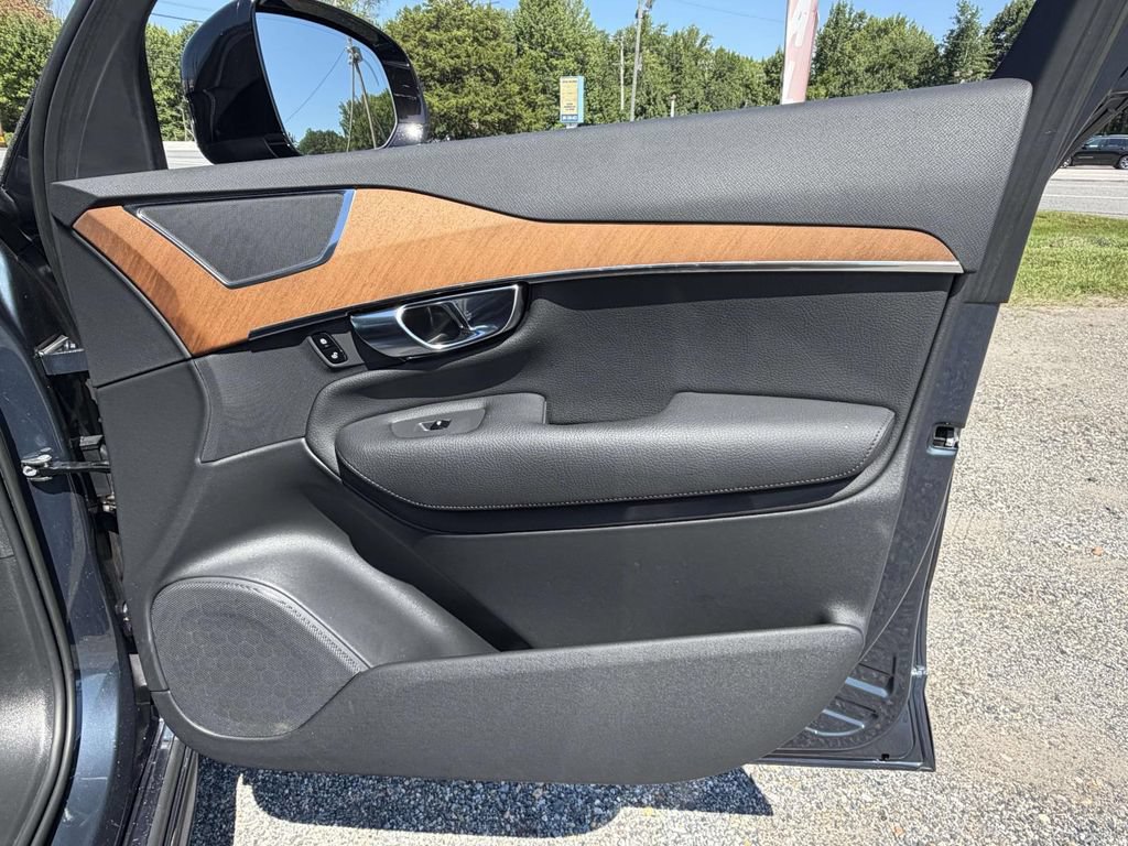 Used 2022 Volvo XC90 T6 Momentum w/ Advanced Package AWD/4WD image 8