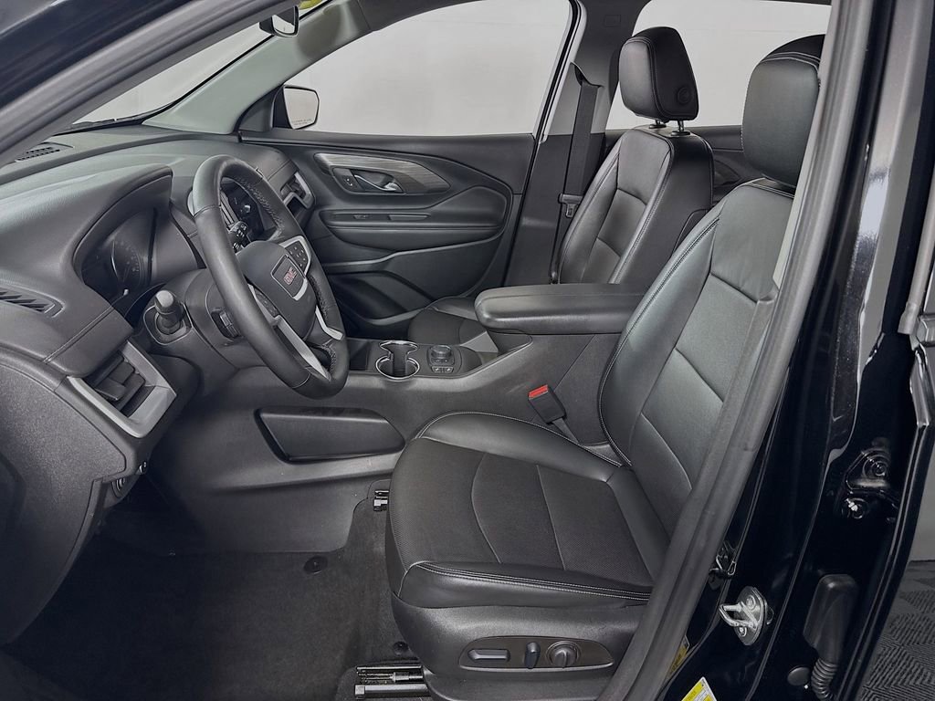 Used 2023 GMC Terrain SLT w/ Elevation Edition image 9