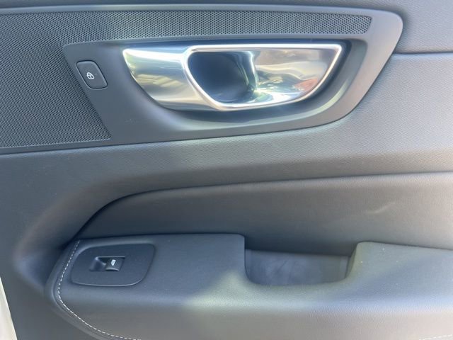 Used 2023 Volvo XC60 B5 Ultimate w/ Climate Package FWD image 29