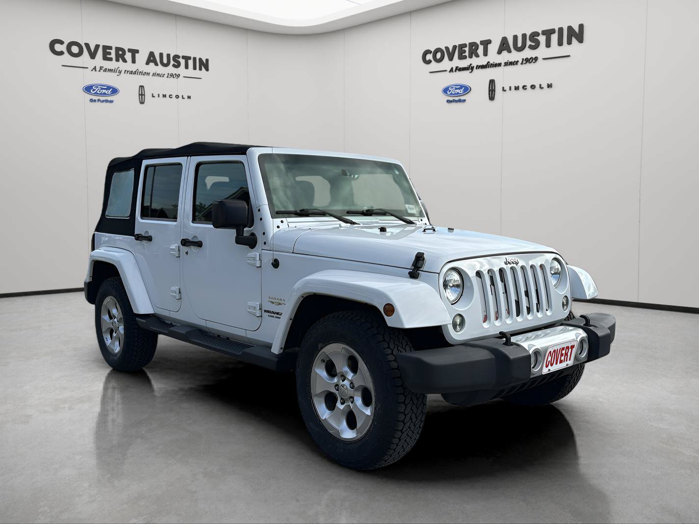 Used 2015 Jeep Wrangler Unlimited Sahara w/ Connectivity Group AWD/4WD image 9