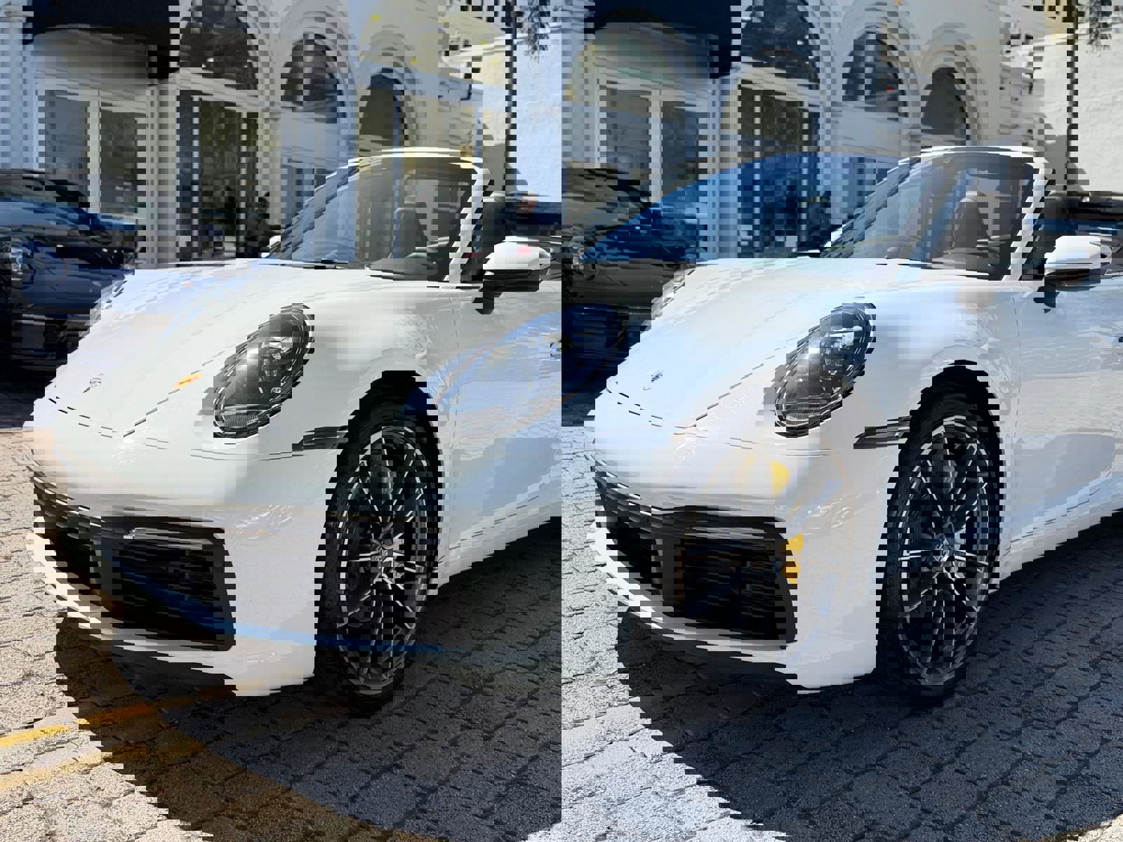 Used 2023 Porsche 911 Carrera image 3