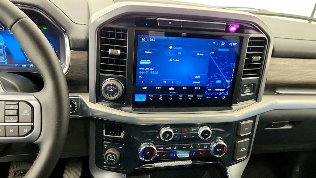 Used 2025 Ford F150 Lariat AWD/4WD image 17
