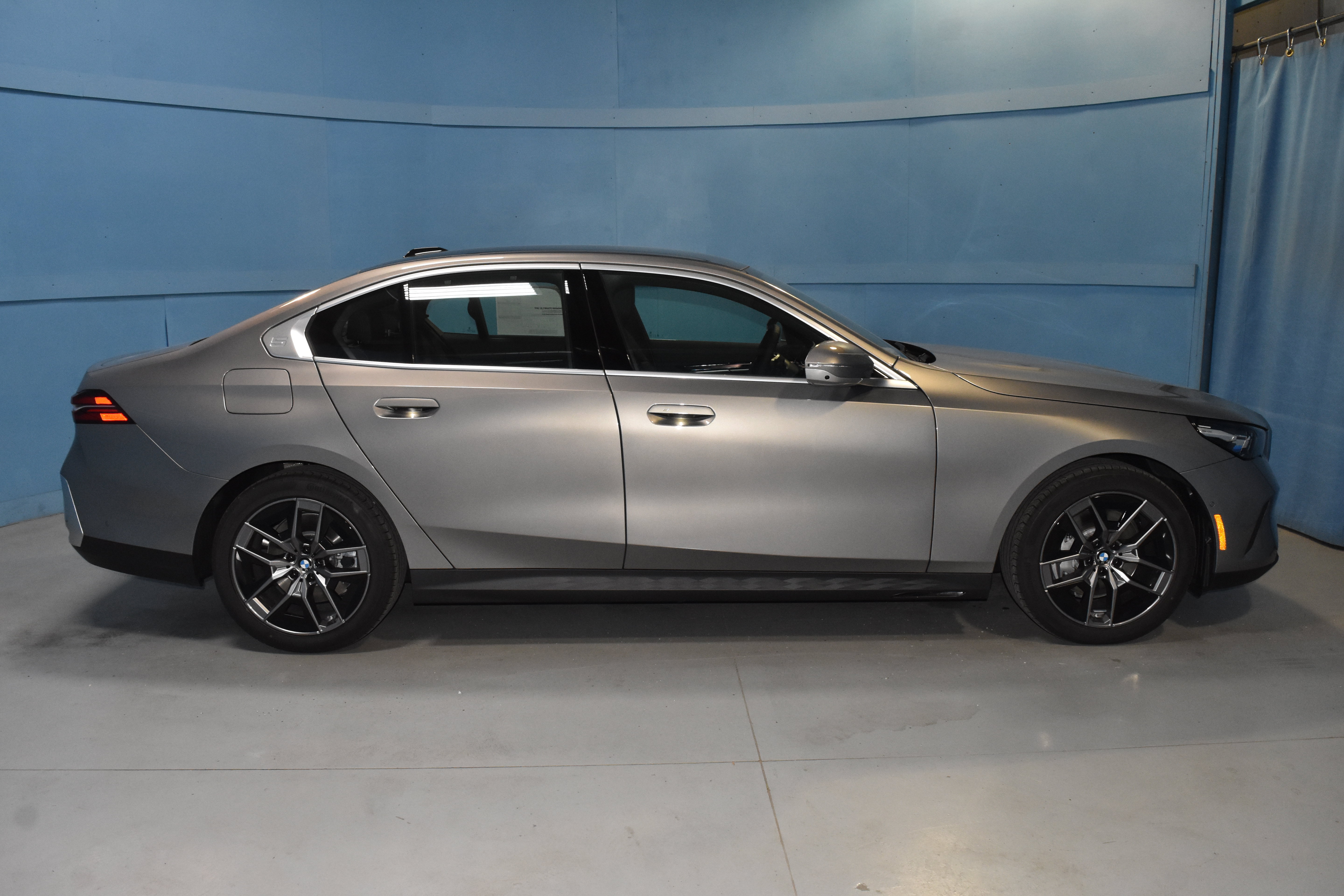 New 2027 BMW 540i xDrive w/ Executive Package AWD/4WD image 18