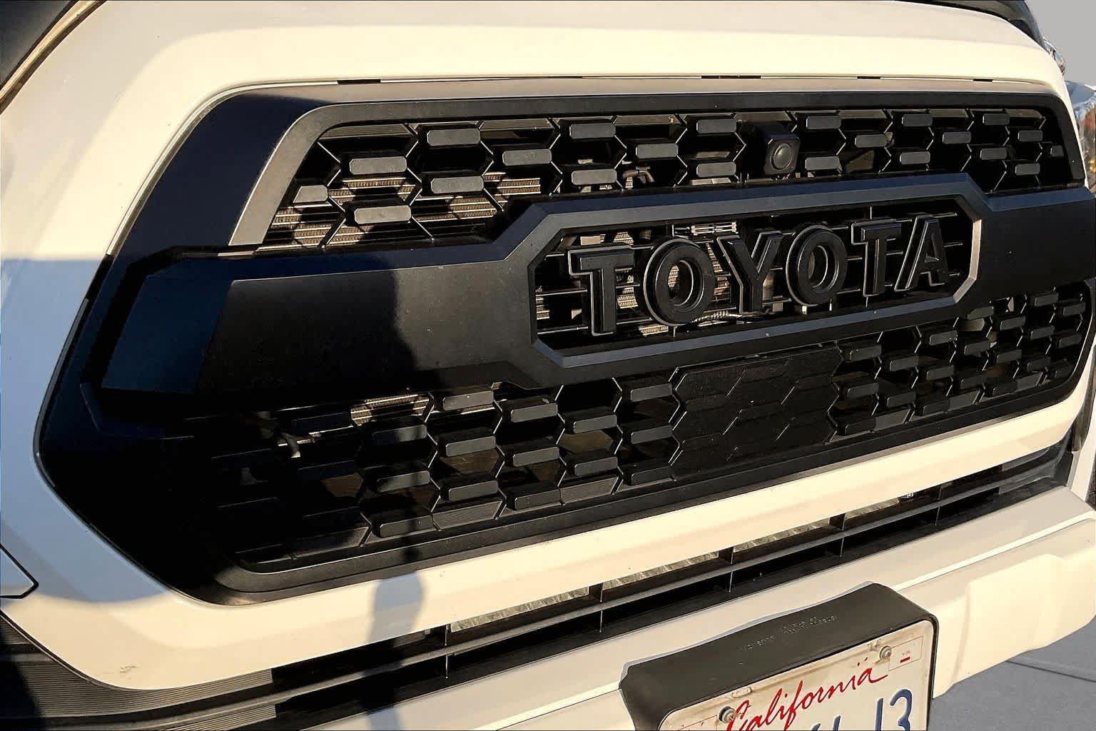 Used 2022 Toyota Tacoma TRD Sport w/ Technology Package RWD image 29