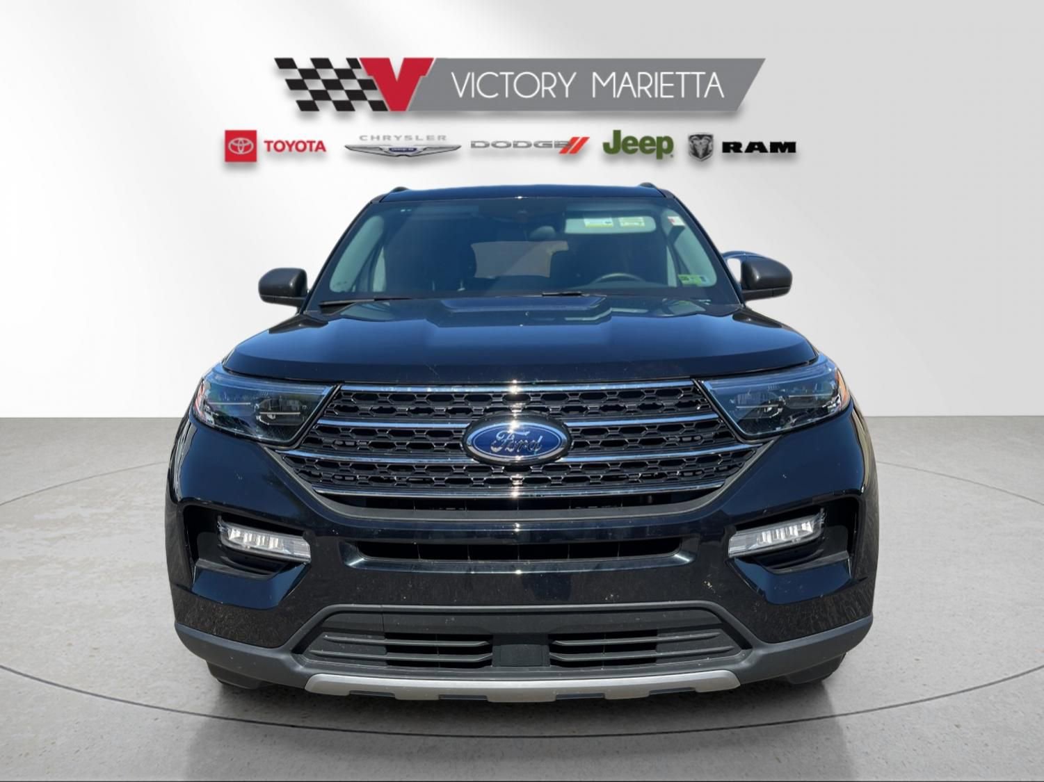 Used 2024 Ford Explorer XLT w/ Equipment Group 202A image 8