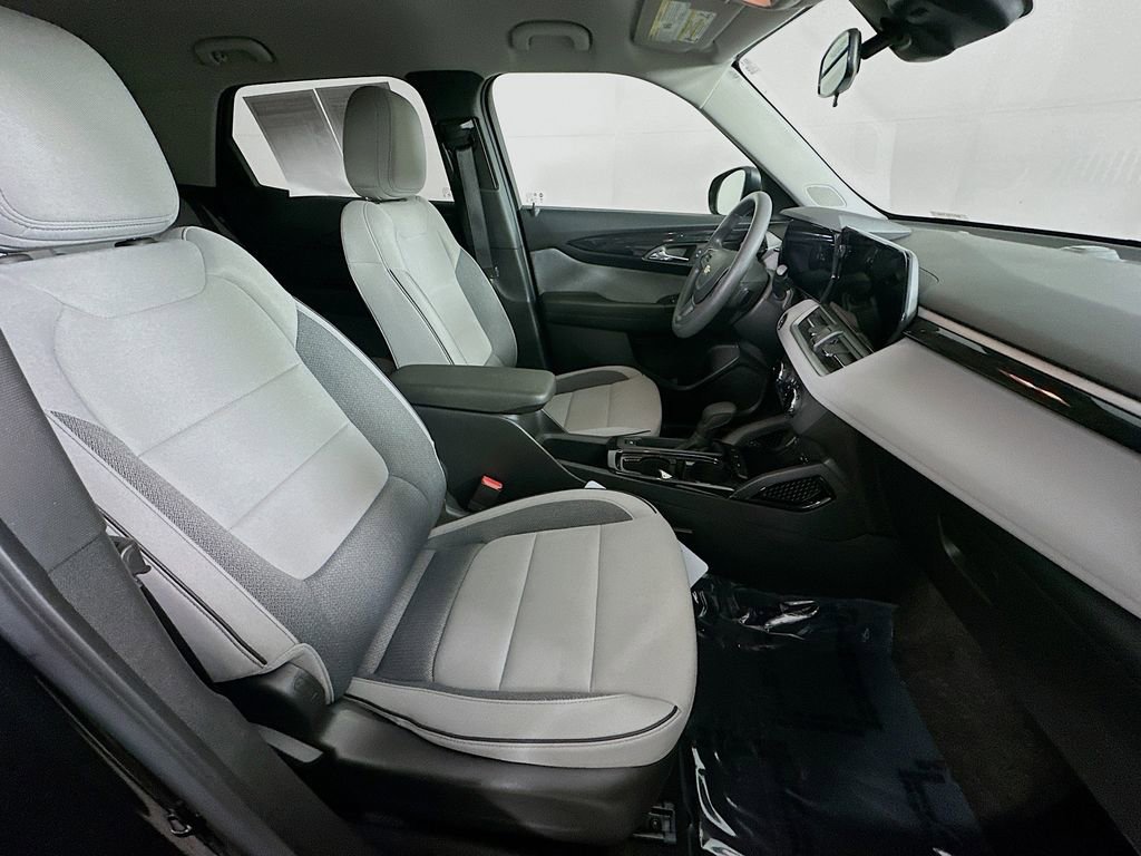 Used 2024 Chevrolet TrailBlazer LS w/ LS Convenience Package image 33