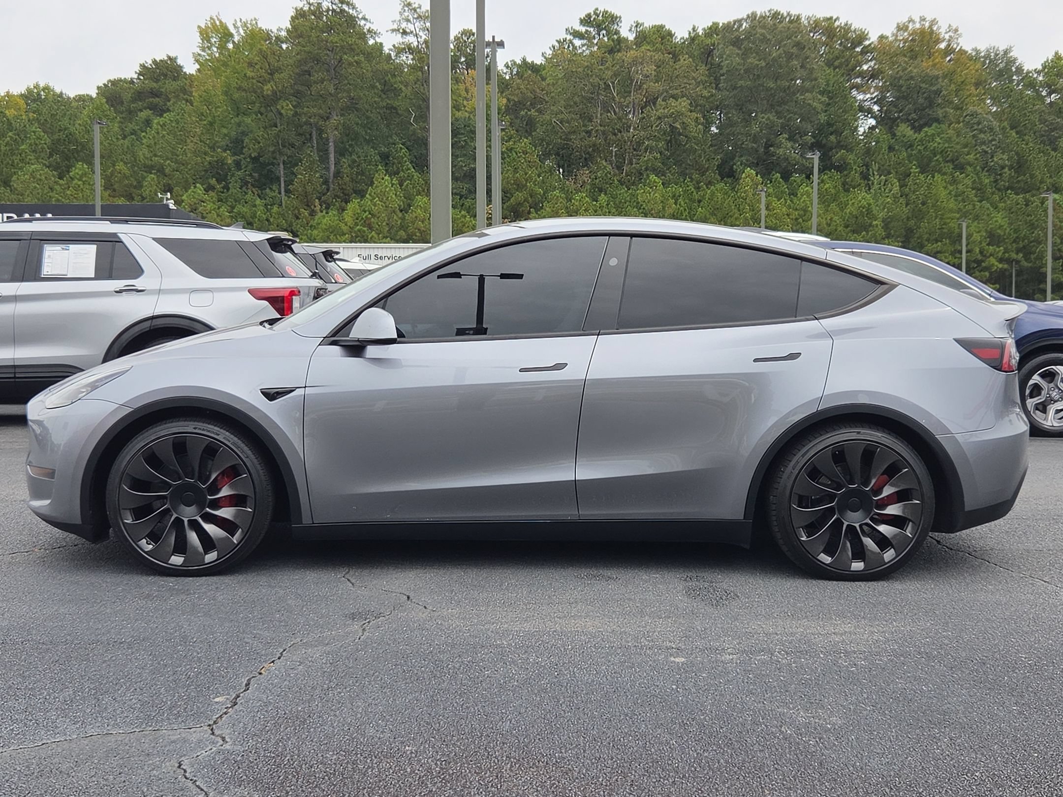 Used 2024 Tesla Model Y Performance AWD/4WD image 8