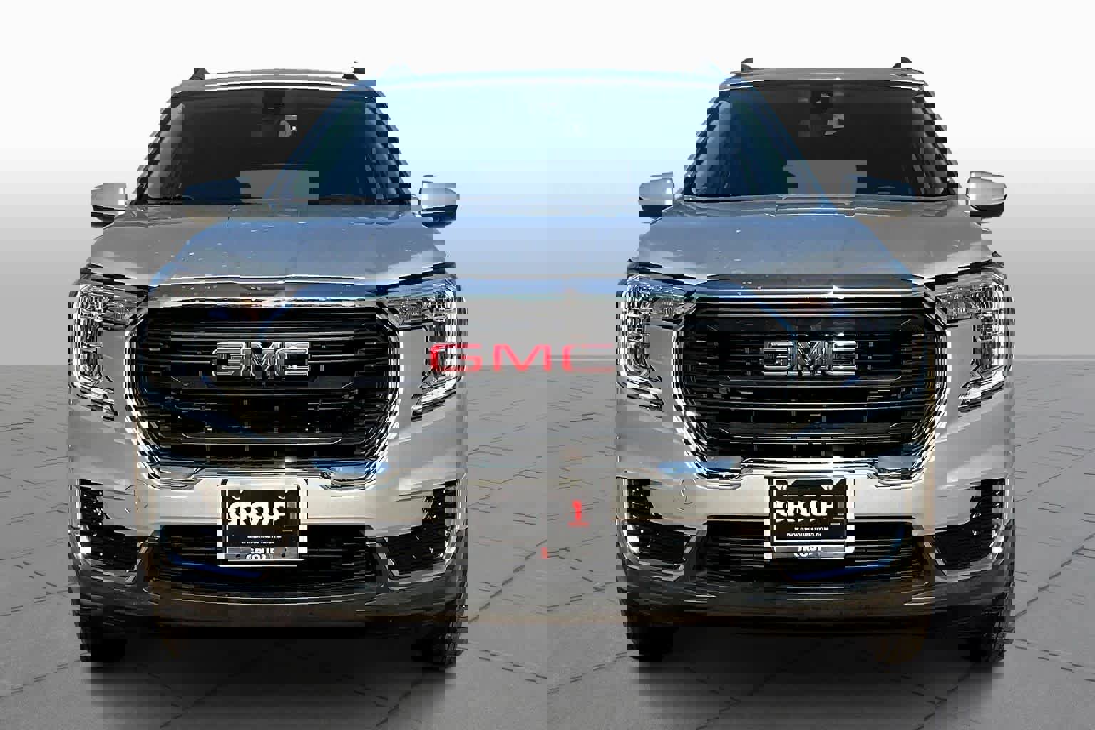 Used 2022 GMC Terrain SLE w/ Driver Convenience Package image 3