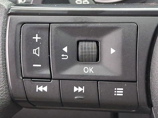 Used 2024 Nissan Rogue S image 21