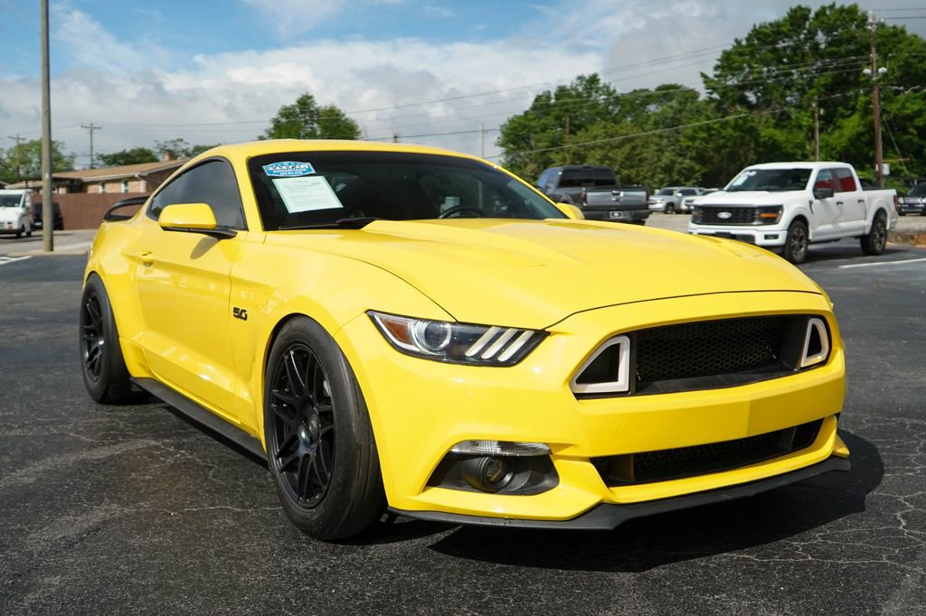 Used 2017 Ford Mustang GT w/ Black Accent Package RWD image 37