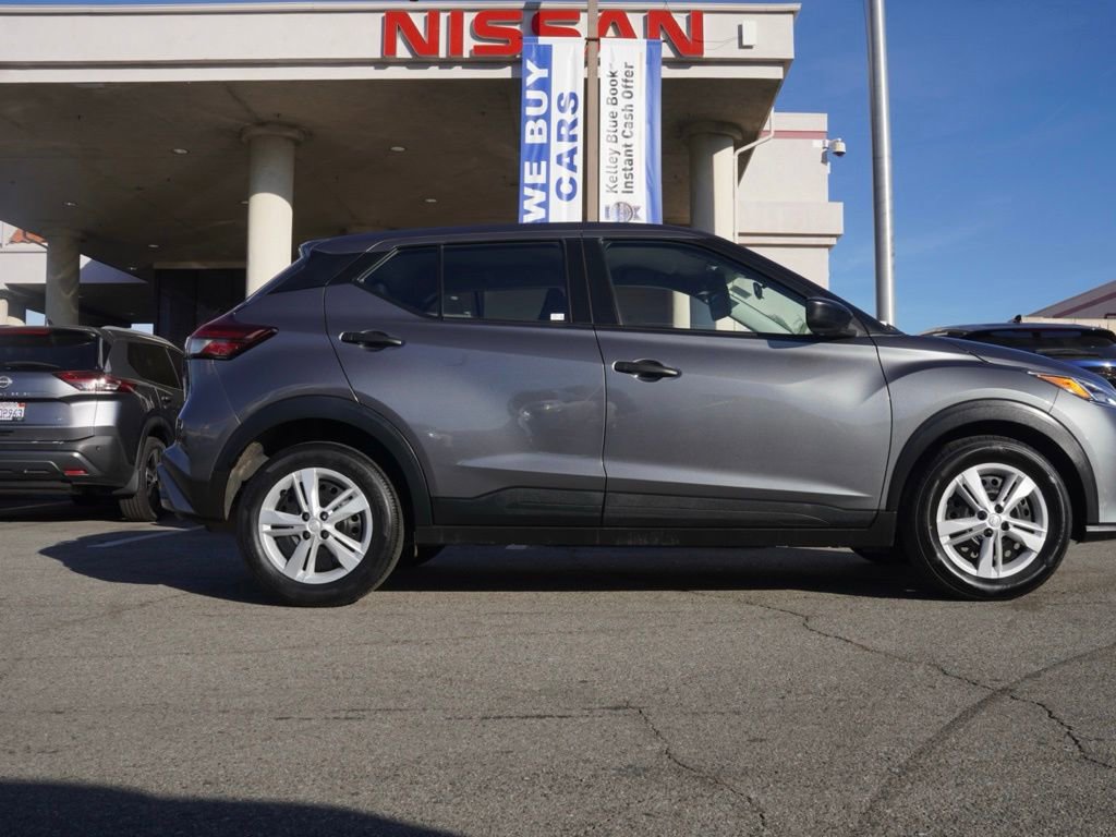 Used 2024 Nissan Kicks S image 3