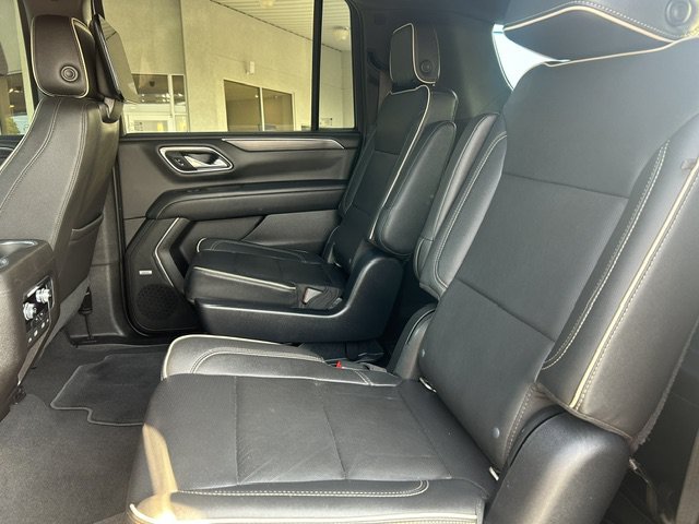 Used 2021 GMC Yukon XL SLT w/ Rear Media and Nav Package RWD image 15