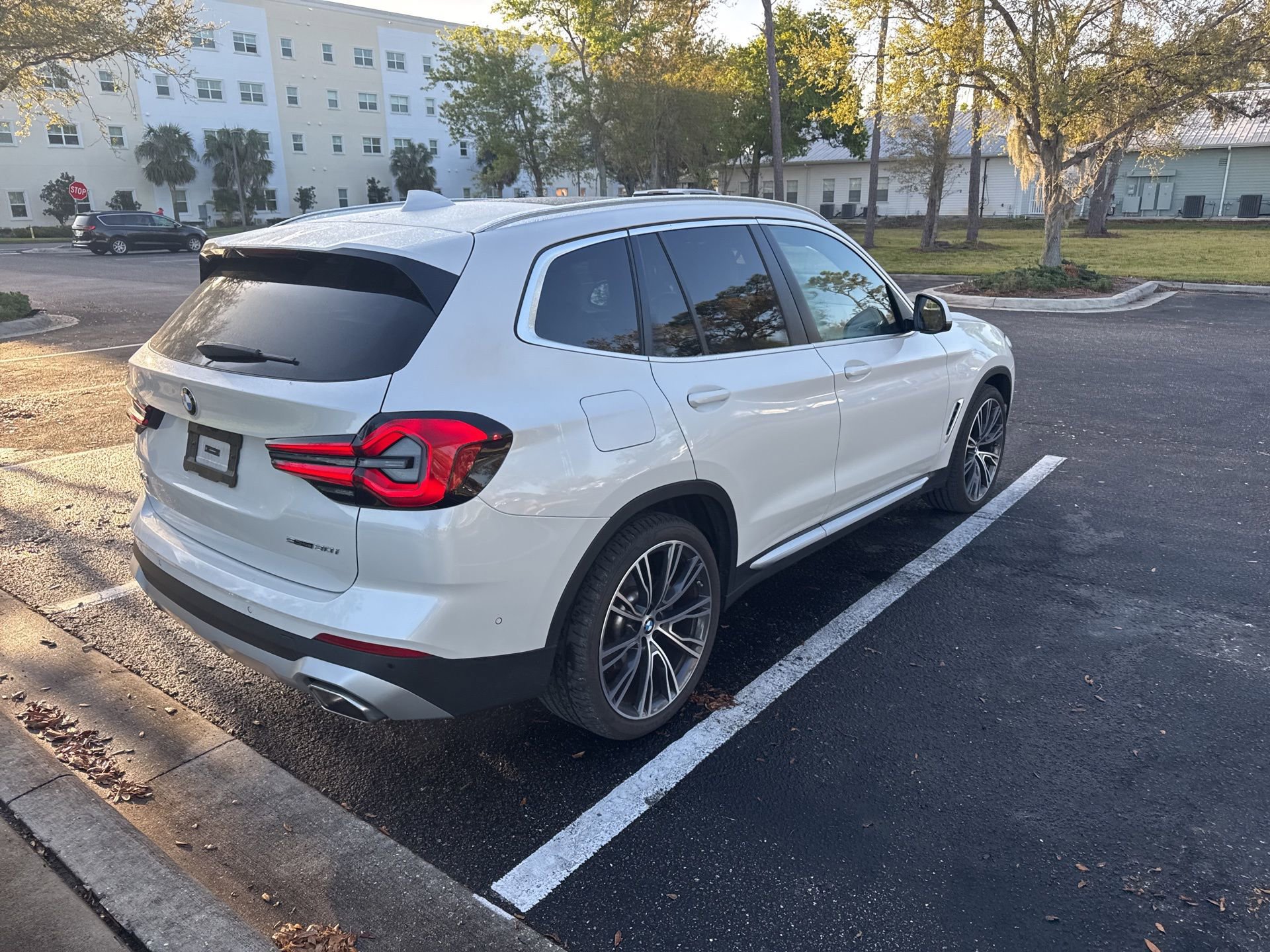 Used 2024 BMW X3 sDrive30i w/ Premium Package w/ZPA image 5