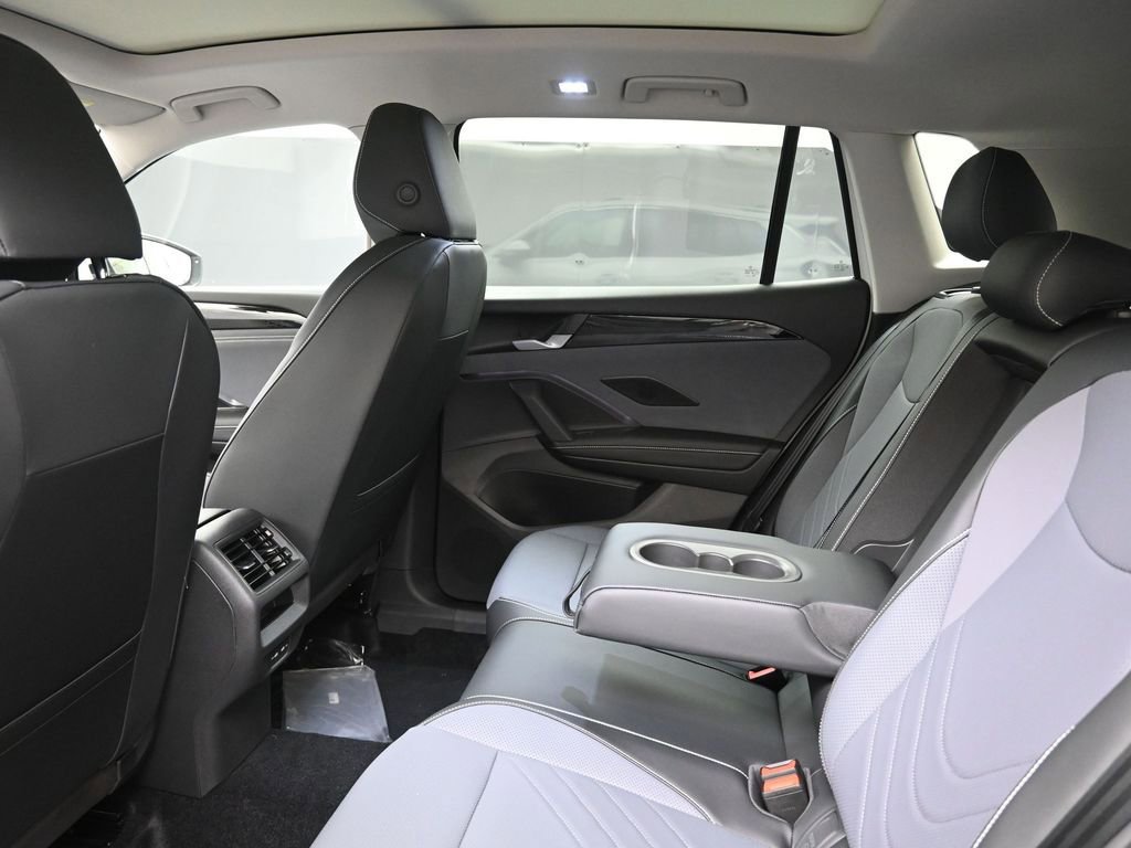 New 2026 Volkswagen Tiguan SE image 18