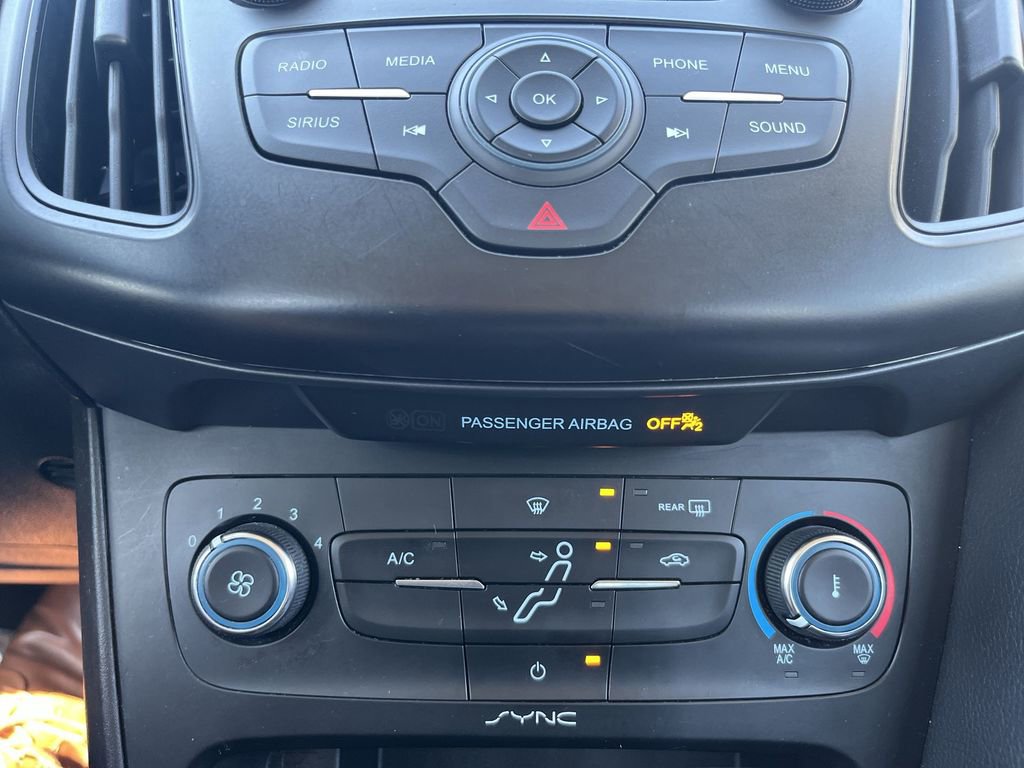 Used 2018 Ford Focus SE FWD image 16