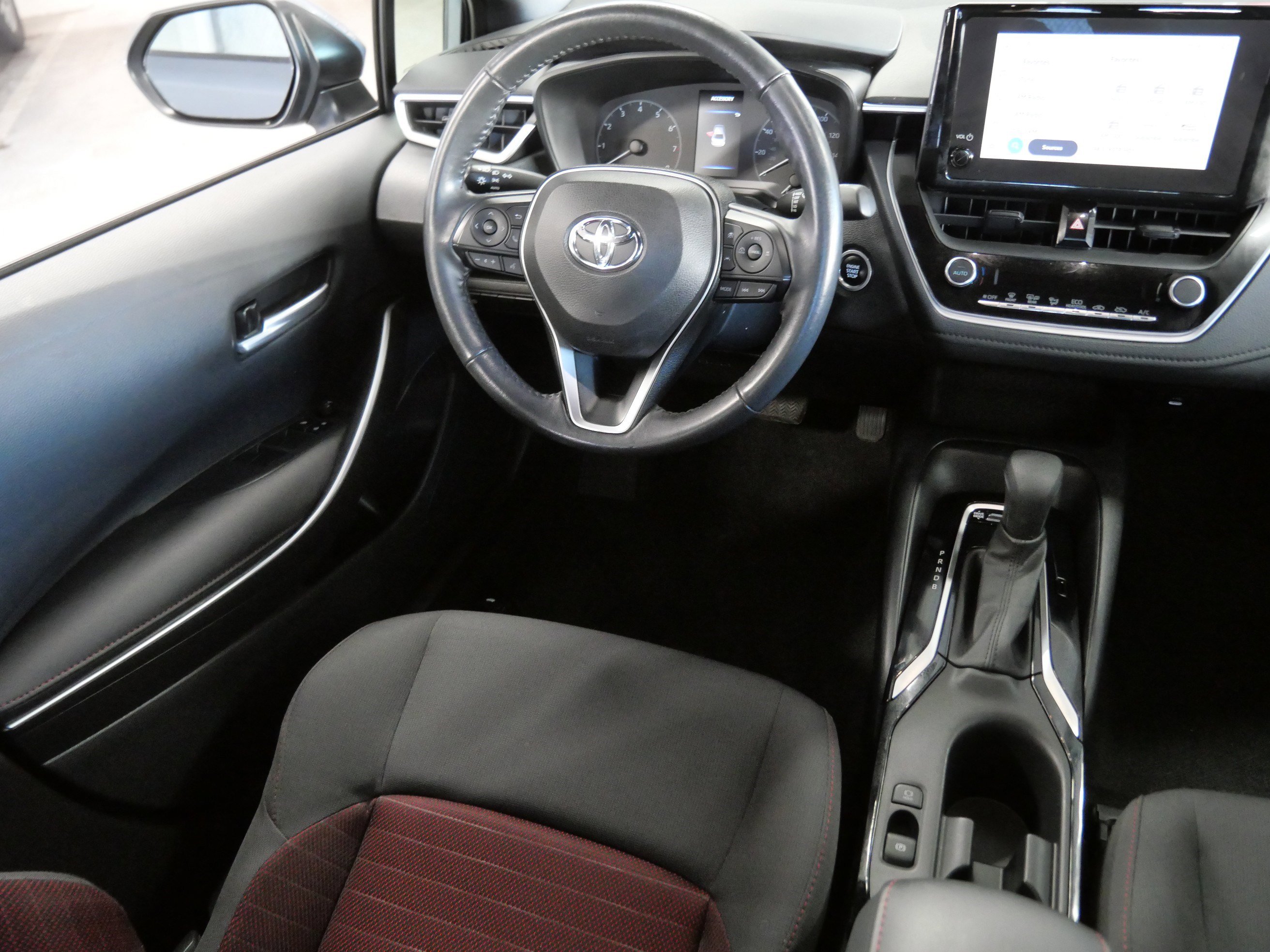 Certified 2023 Toyota Corolla SE image 10