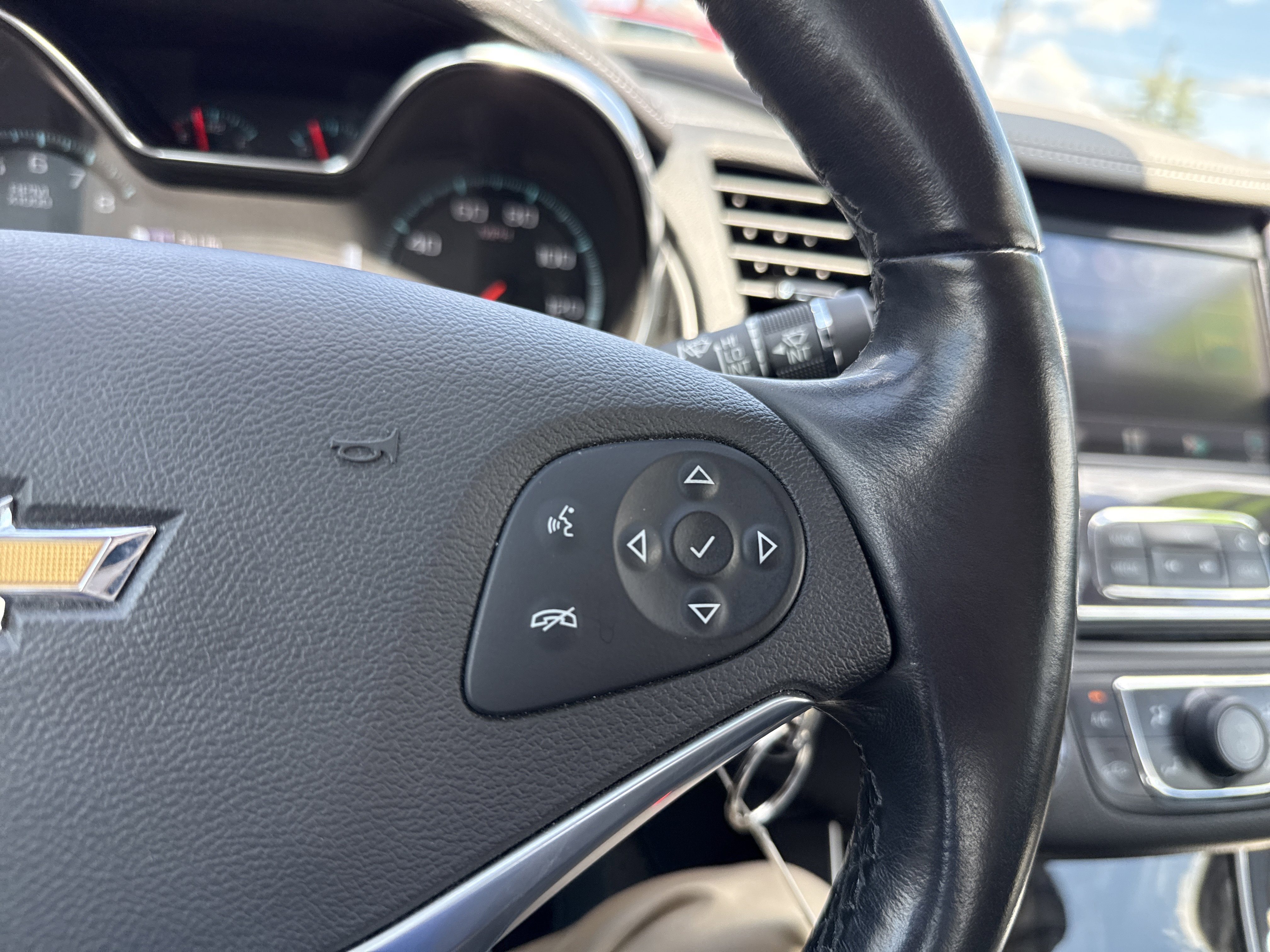 Used 2014 Chevrolet Impala LT w/ Convenience Package FWD image 20