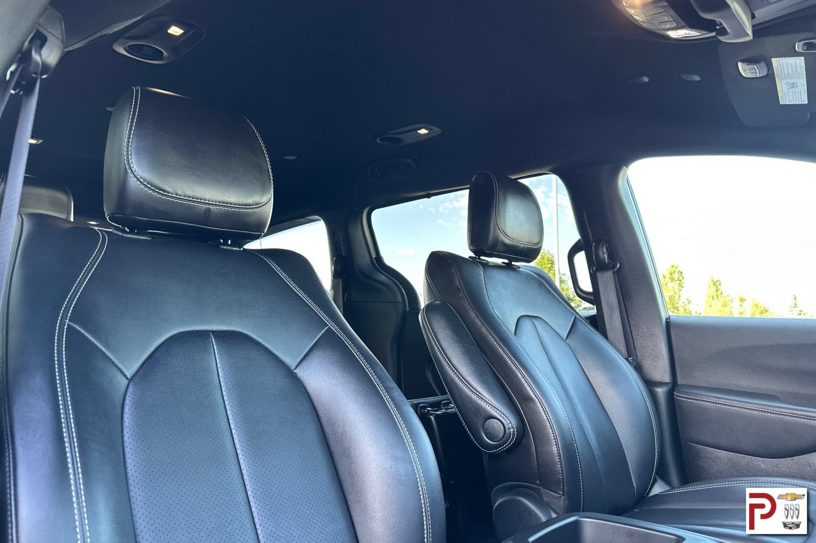 Used 2025 Chrysler Pacifica Select FWD image 21