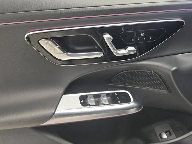 Used 2025 Mercedes-Benz E 350 Sedan image 17