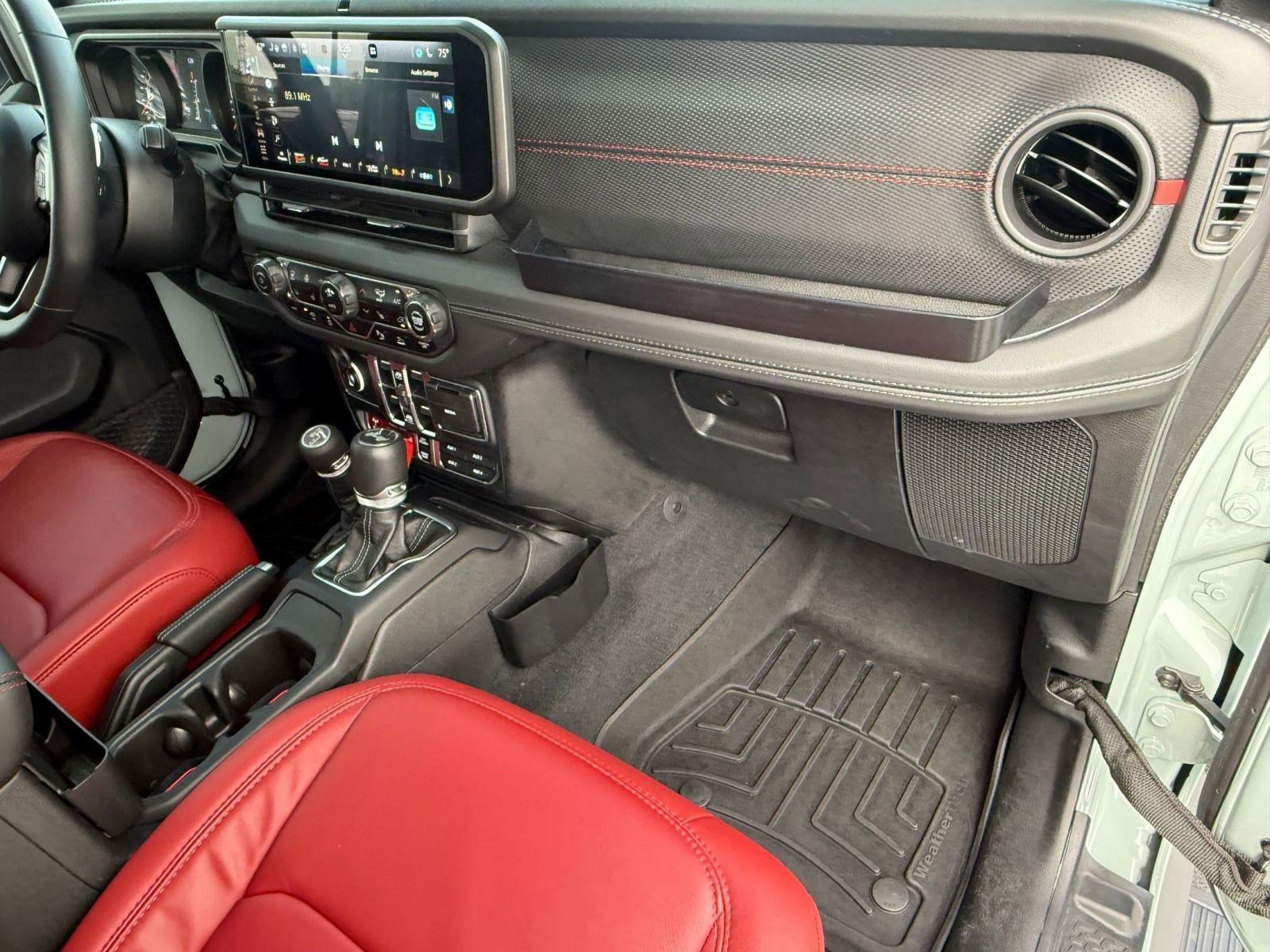 Used 2024 Jeep Wrangler Unlimited Rubicon 392 image 31