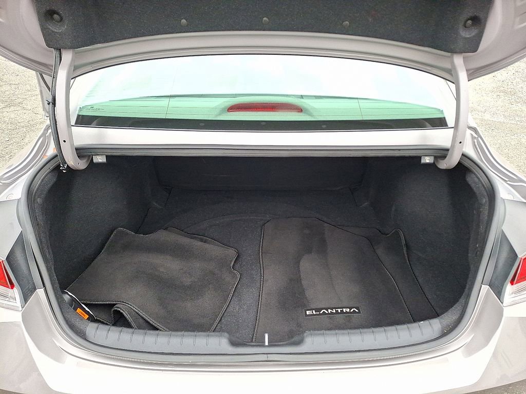 Used 2023 Hyundai Elantra SEL w/ Convenience Package image 29