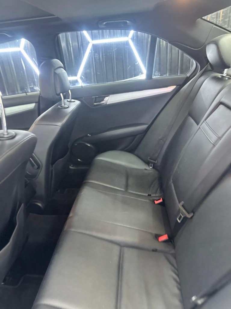 Used 2009 Mercedes-Benz C 300 Sedan image 40