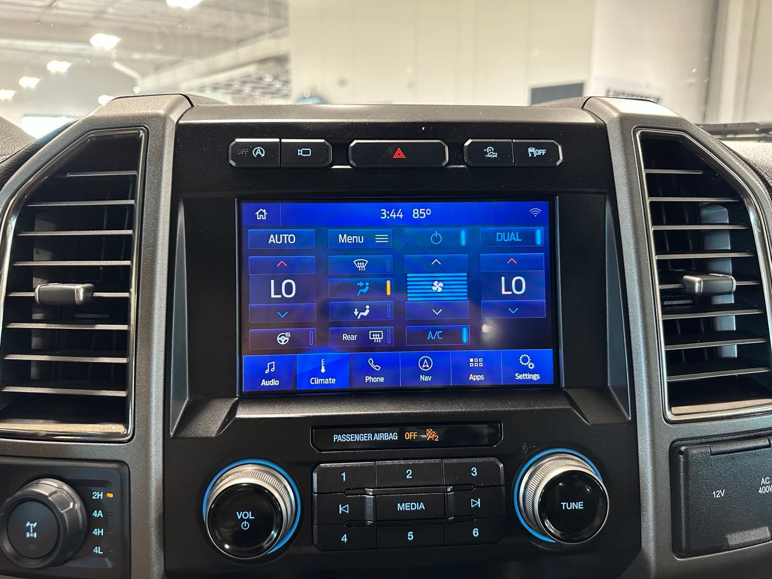 Used 2019 Ford F150 Raptor w/ Equipment Group 802A Luxury AWD/4WD image 28