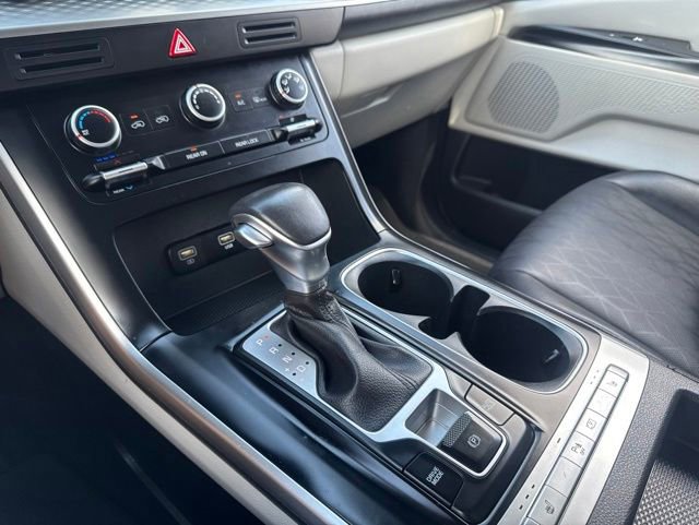 Used 2023 Kia Carnival LX FWD image 6