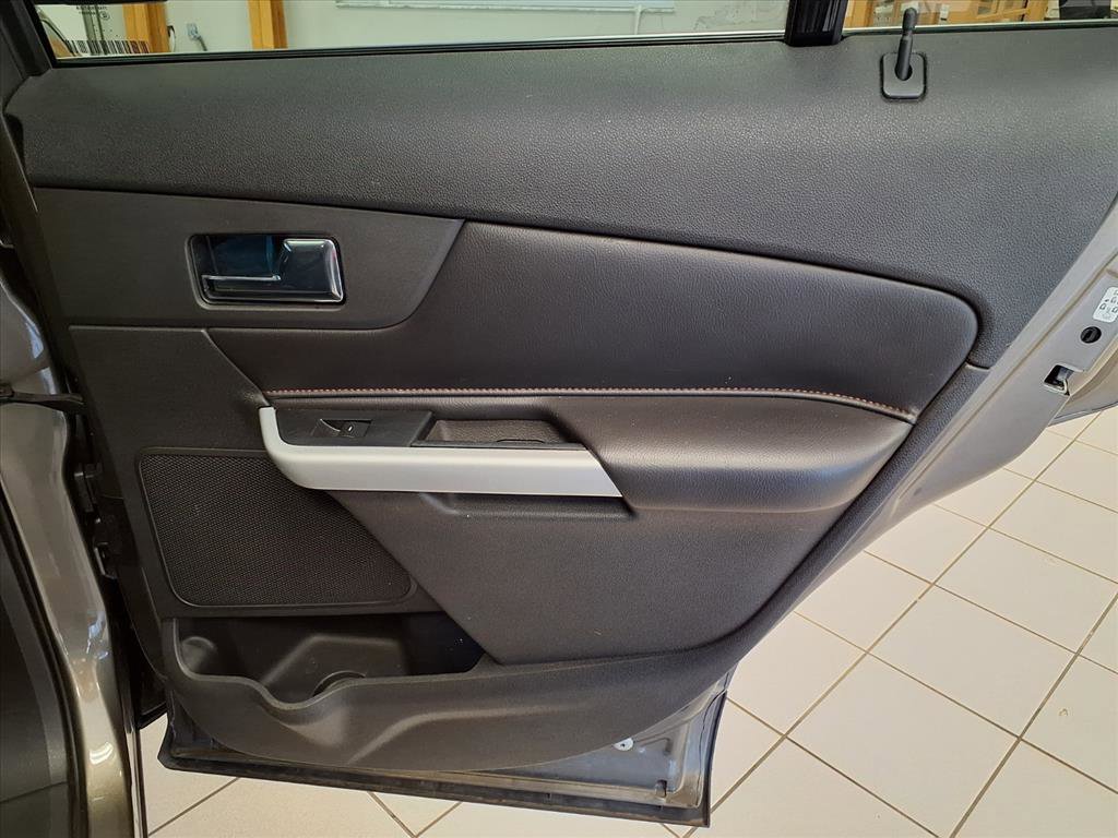 Used 2014 Ford Edge Limited w/ Equipment Group 301A image 12
