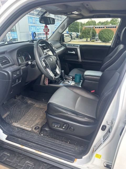Used 2017 Toyota 4Runner SR5 Premium AWD/4WD image 4