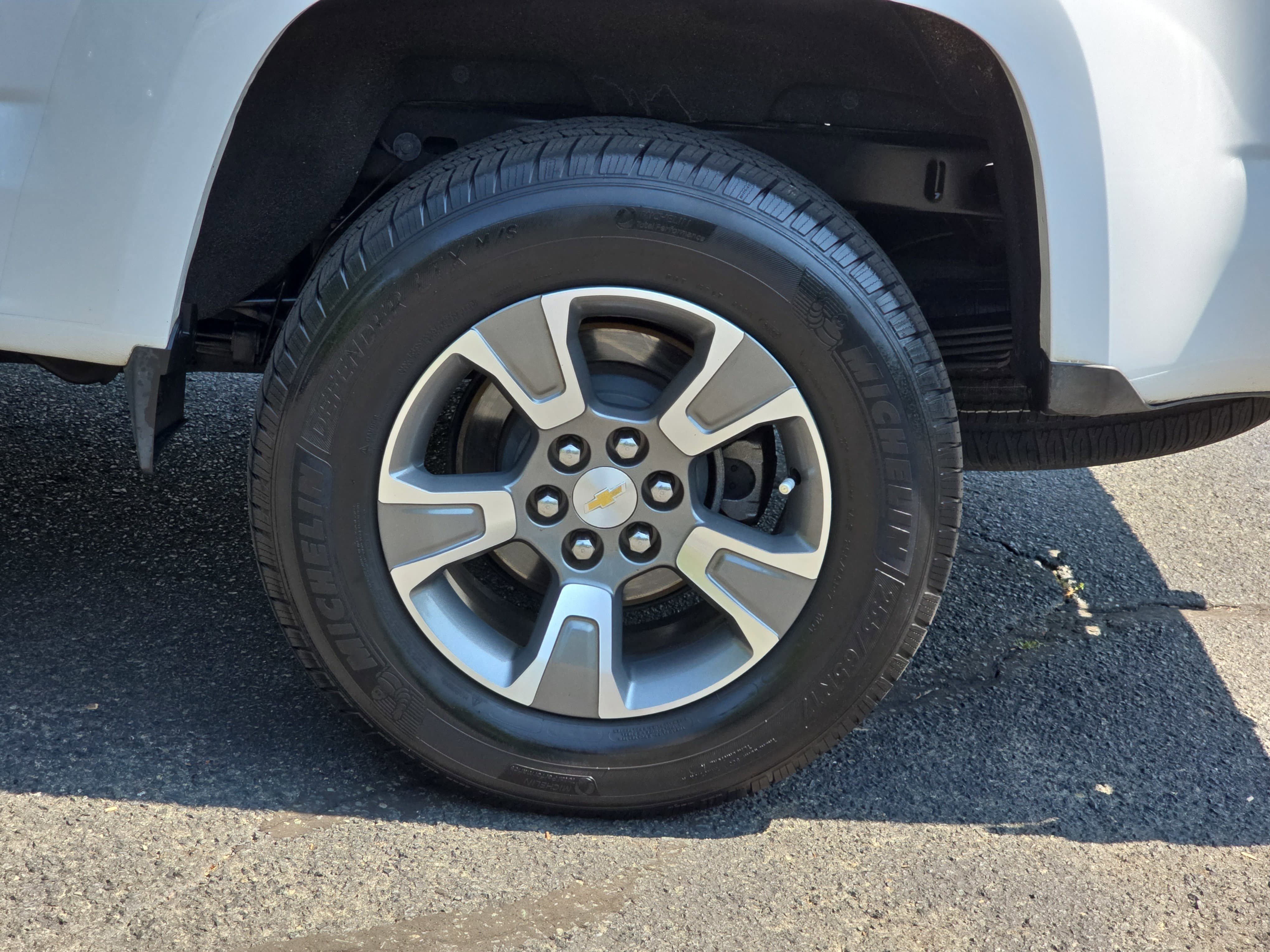 Used 2018 Chevrolet Colorado Z71 AWD/4WD image 32