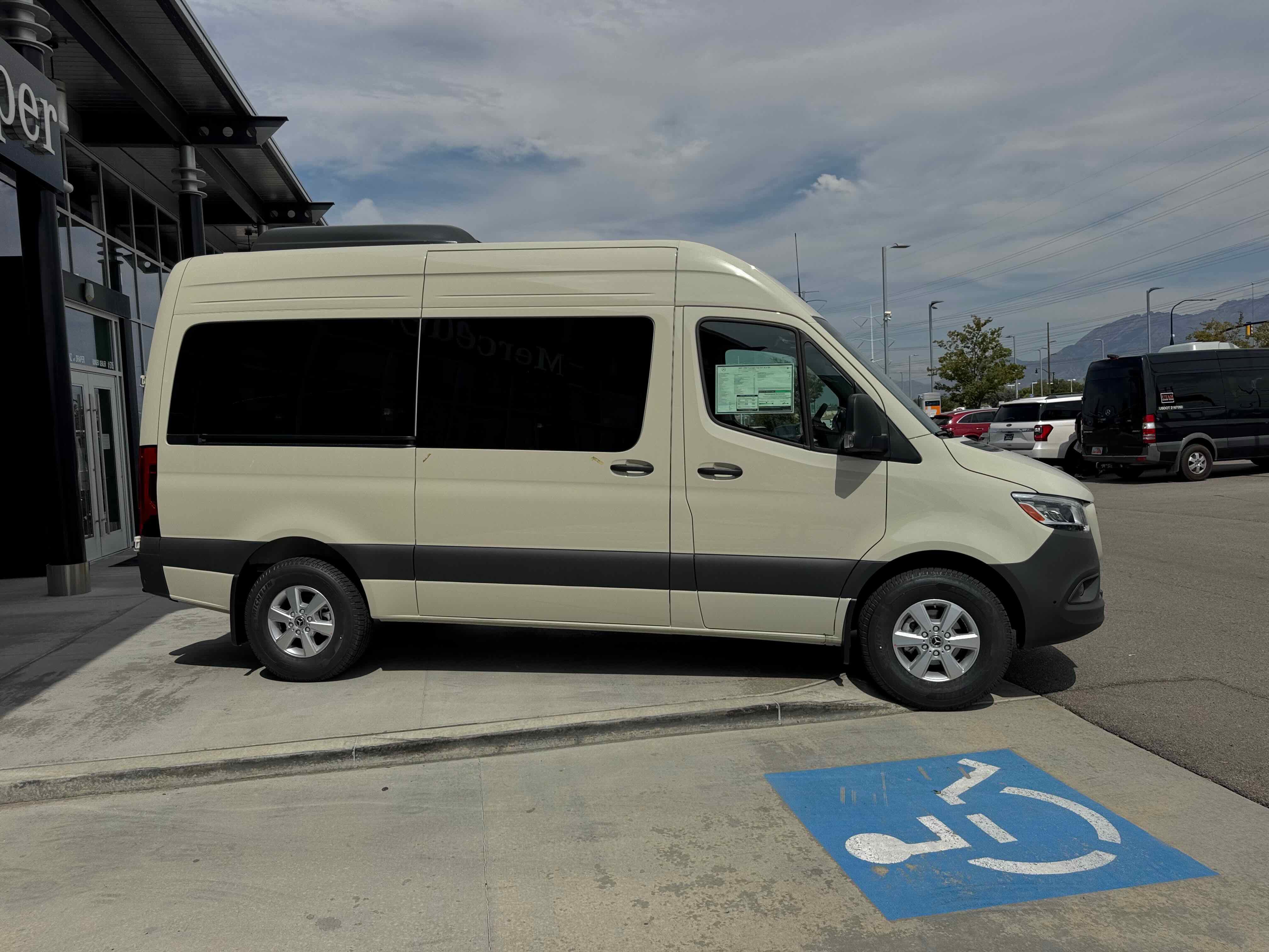 New 2025 Mercedes-Benz Sprinter 2500 image 9