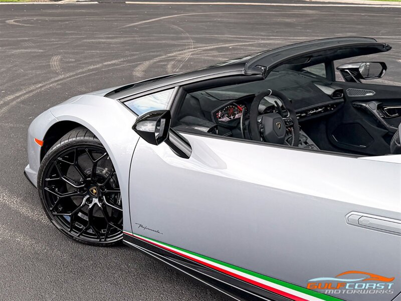 Used 2019 Lamborghini Huracan Performante AWD/4WD image 48