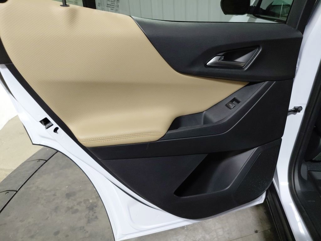 New 2026 Chevrolet Equinox ACTIV w/ Convenience Package III image 17