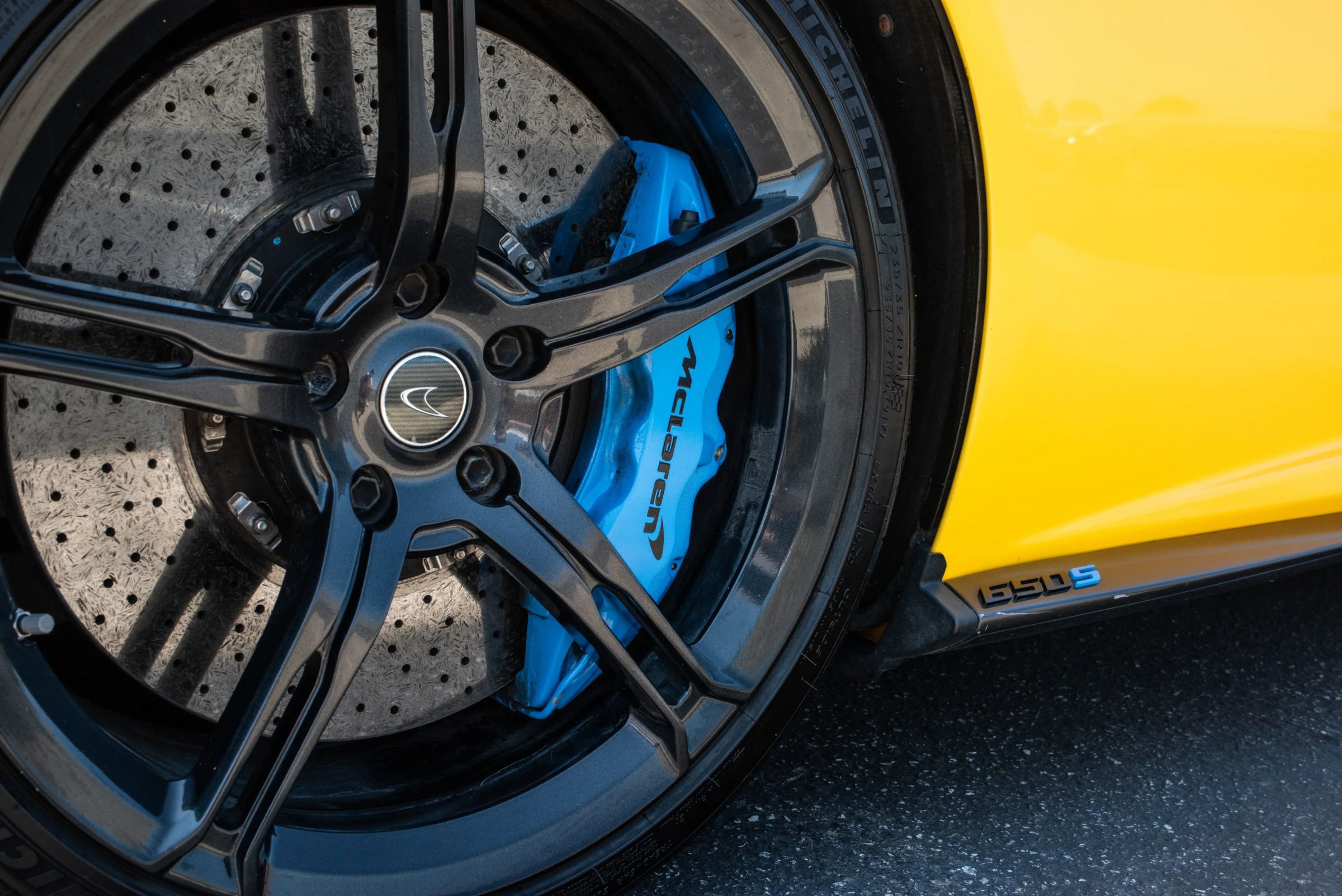 Used 2015 McLaren 650S Spider image 24