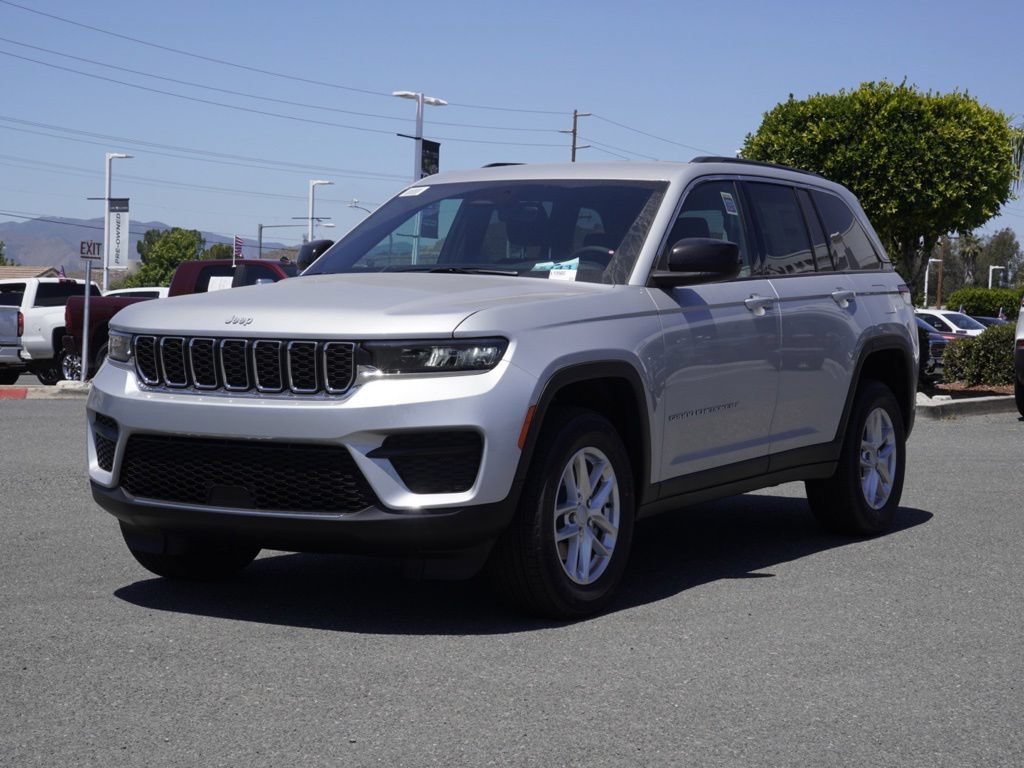 New 2026 Jeep Grand Cherokee Laredo RWD image 8