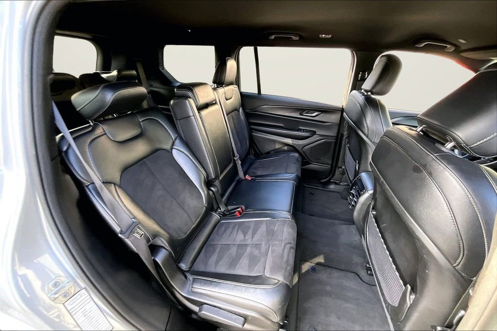 Used 2024 Jeep Grand Cherokee L Laredo image 22