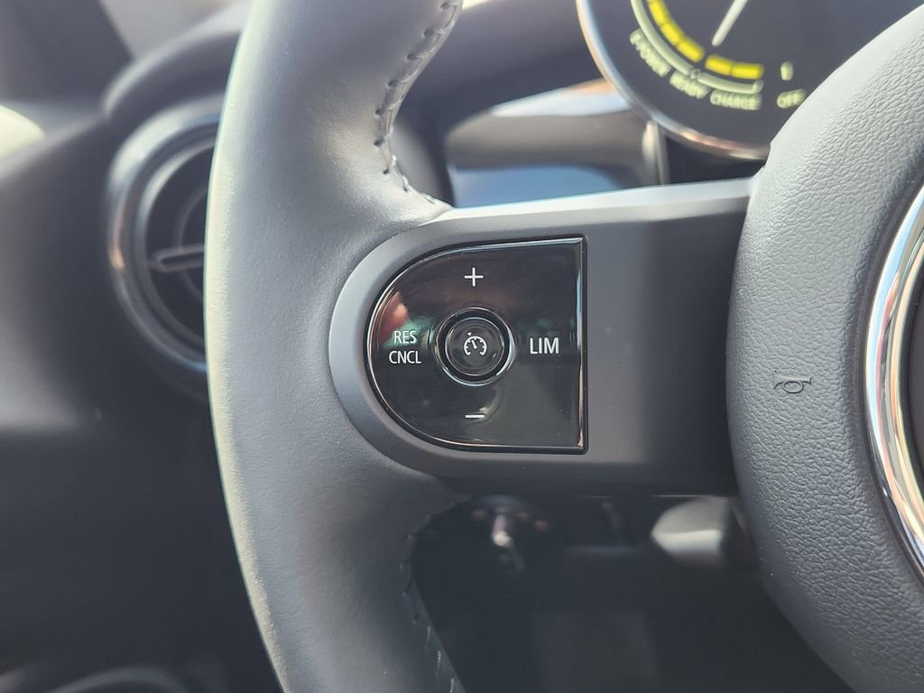 Used 2024 MINI Cooper SE image 18