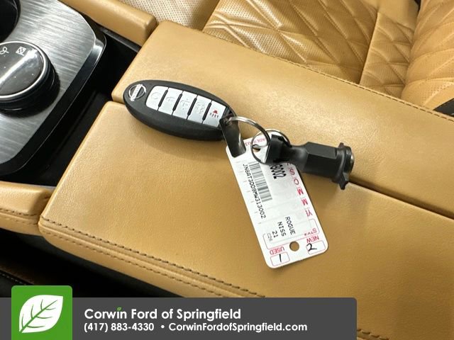 Used 2021 Nissan Rogue Platinum image 21